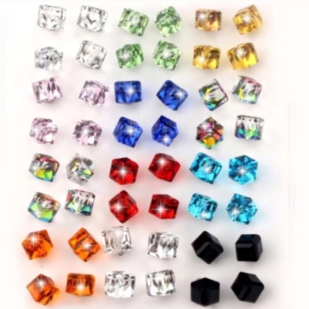 ✨Stunning  Cz cube crystal stud earrings✨