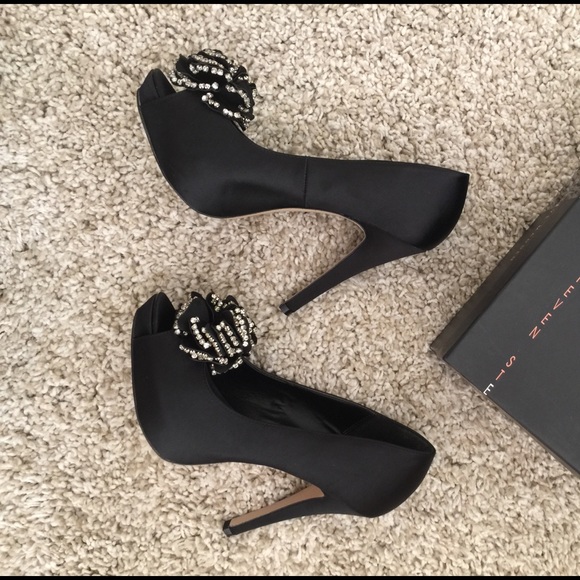 👠✨ STEVE MADDEN platform heels ✨👠 - Picture 2 of 5