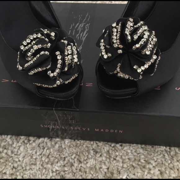 👠✨ STEVE MADDEN platform heels ✨👠 - Picture 4 of 5