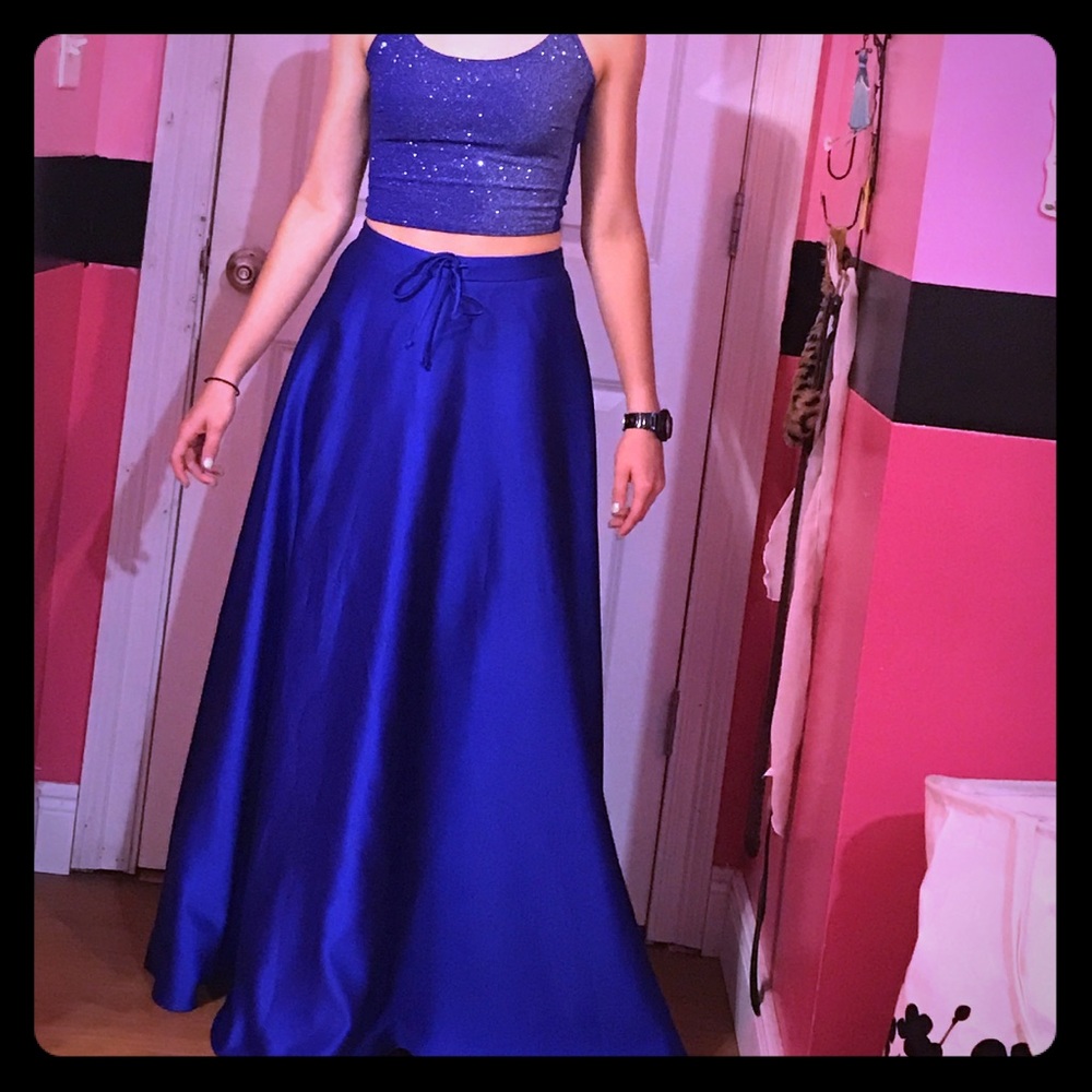 Blue two piece prom dress!