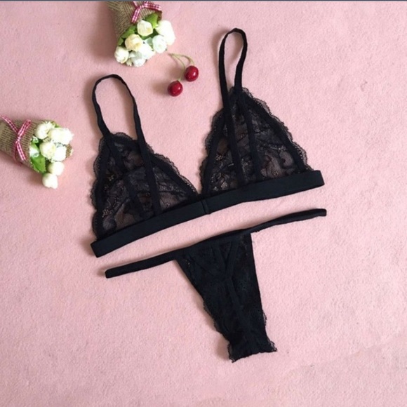 ✅Black Bralette & Pantie Set - Picture 2 of 3