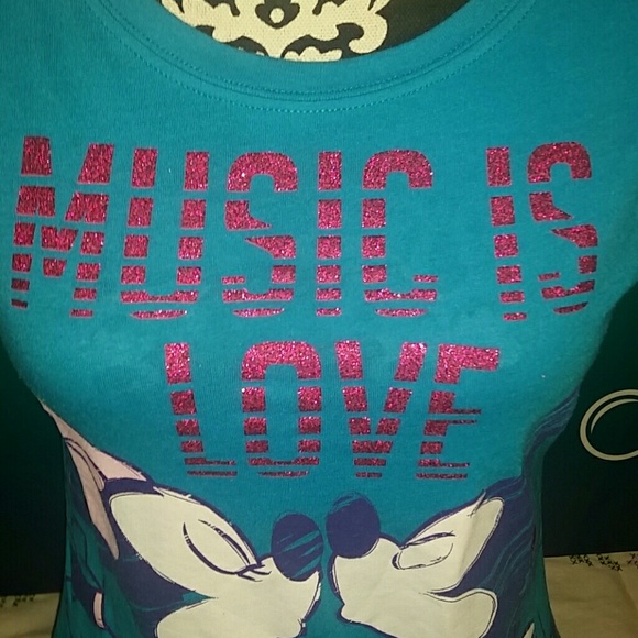 Disney Mickey and Minnie Music is Love kissing tee - Picture 3 of 7