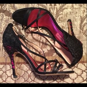 Betsey Johnson NIKO 9M