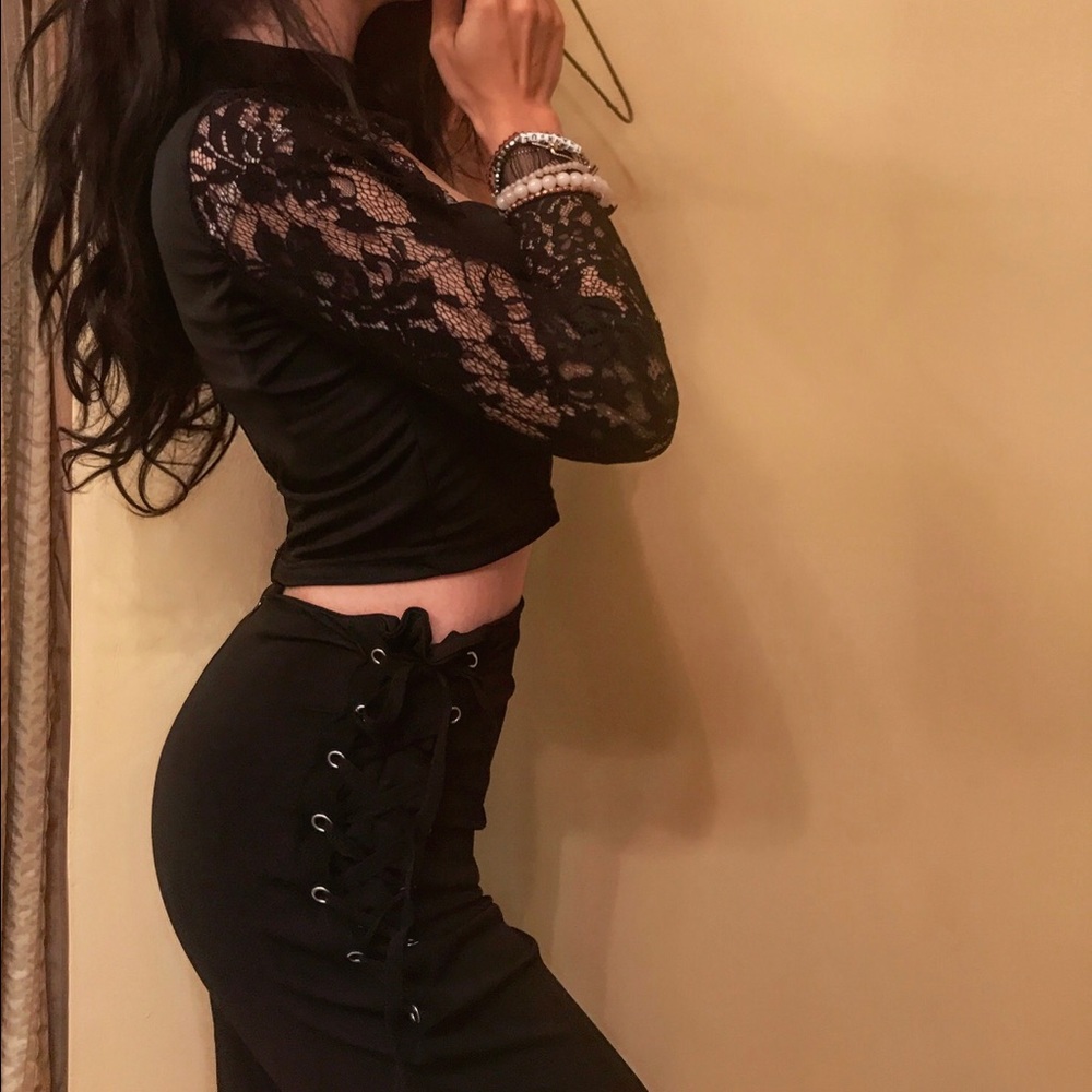 SALE💙 Lace up side high waist black edgy leggings - Picture 2 of 4
