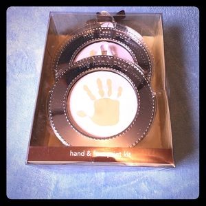 Hand and foot print kit