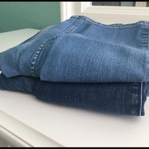 2 Hollister Jean/Jeggings different washes