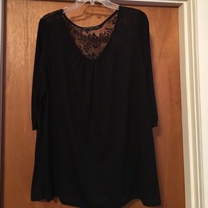 Black lace 3/4 length top