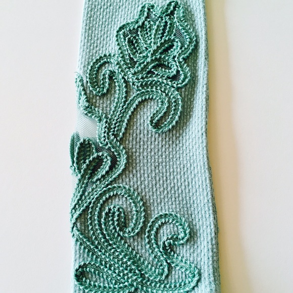 SOLD Free People Masquerade Cuff Thermal - Picture 3 of 4