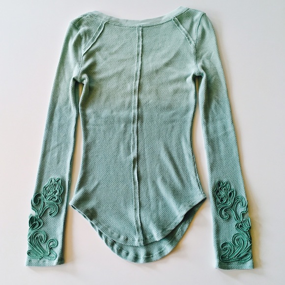 SOLD Free People Masquerade Cuff Thermal - Picture 2 of 4