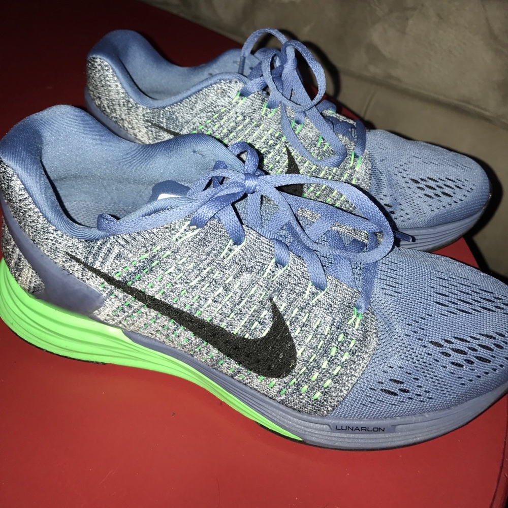 Women's Nike Fly Knit Running Athletic Shoes