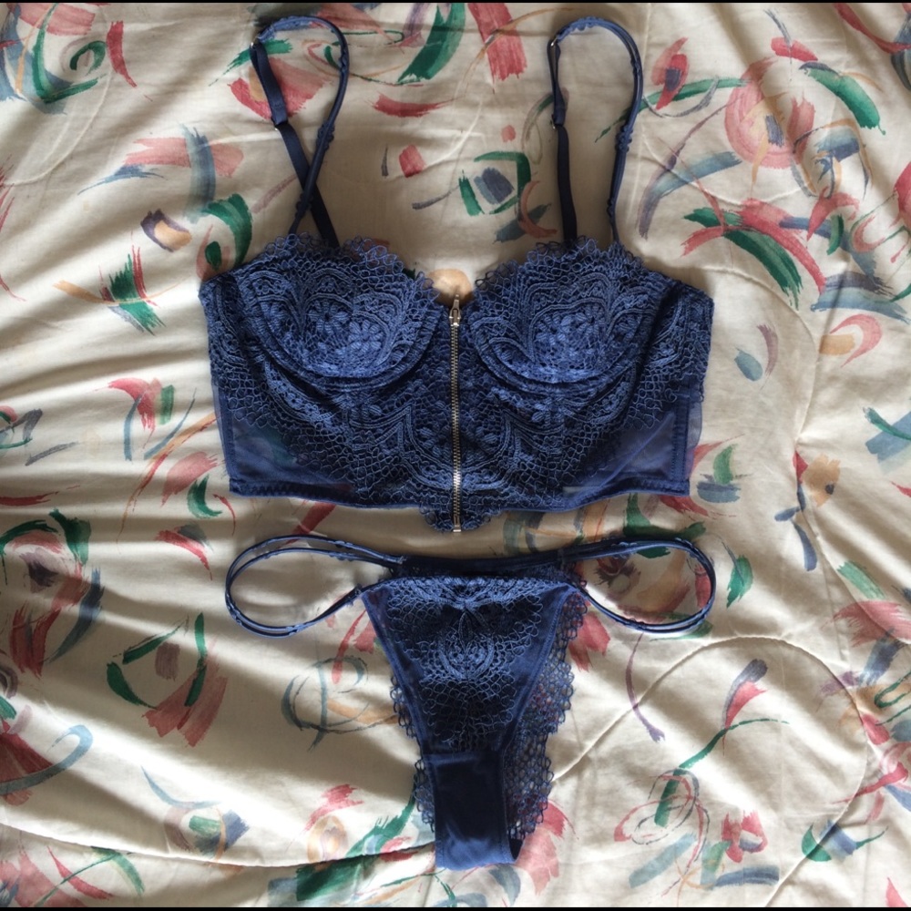 Victoria's Secret Bra & Panty Set M