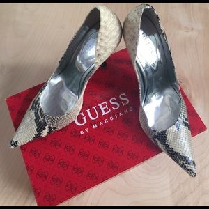 Guess Carrie Pumps