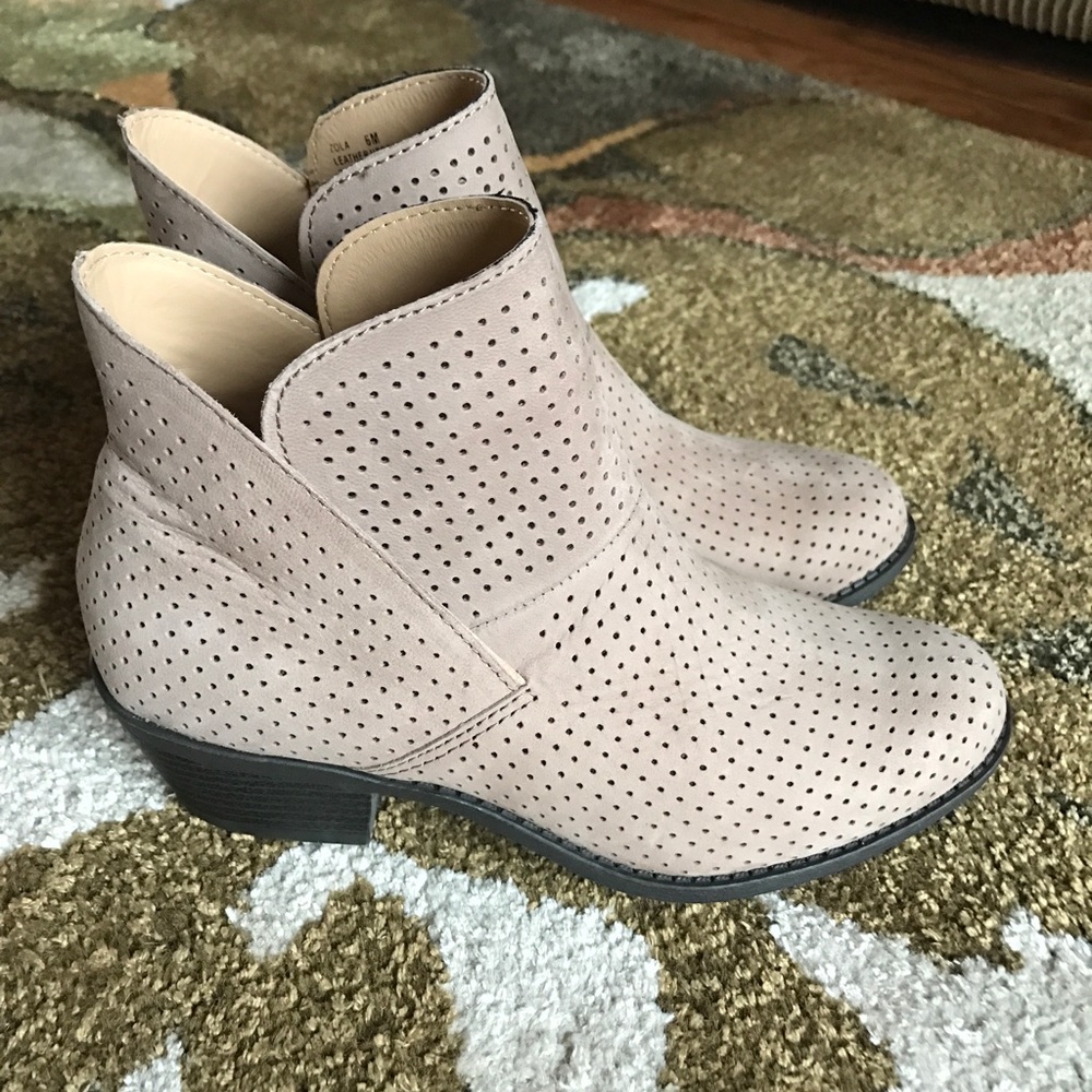 Spring booties, - Picture 1 of 3