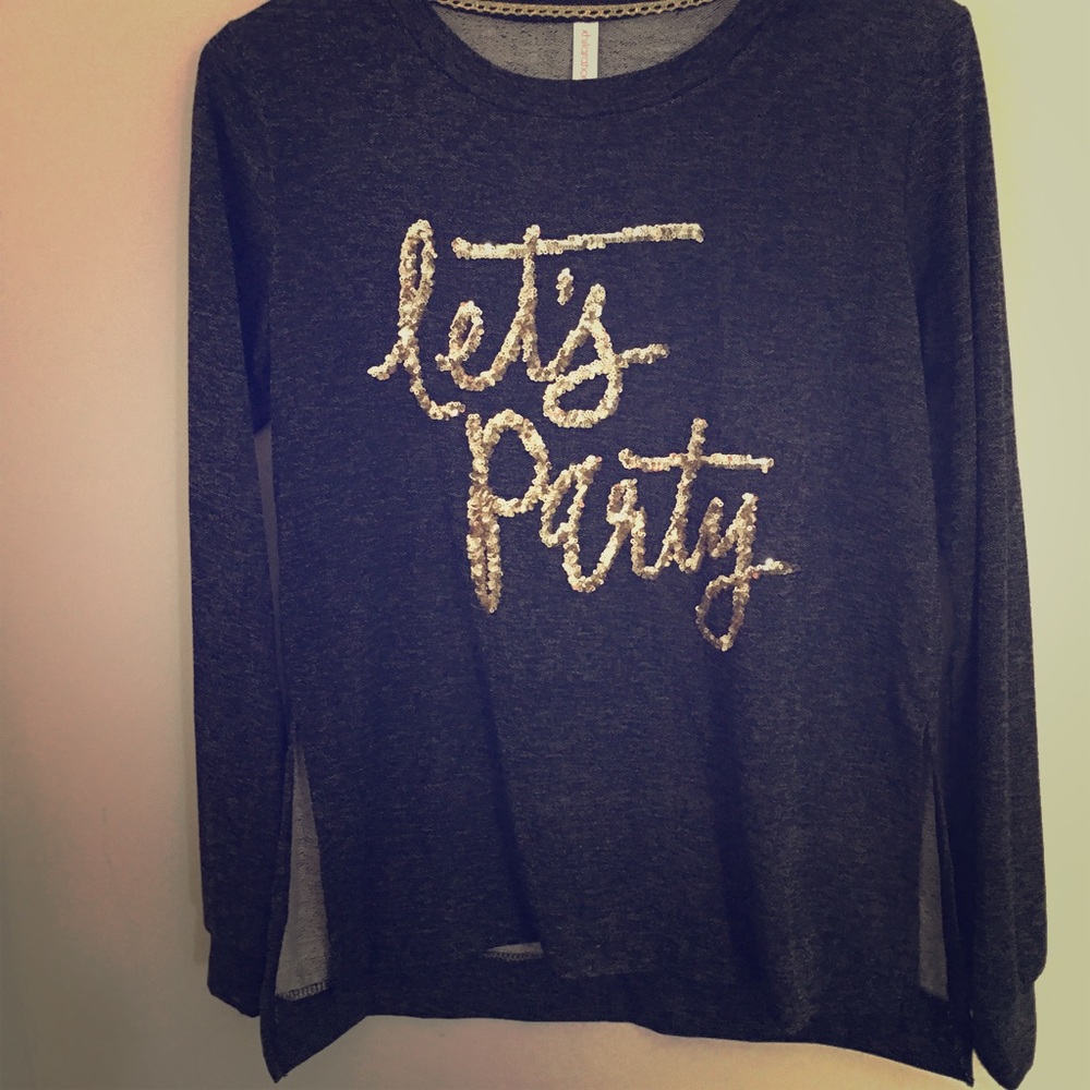 Xhilaration Top could fit xs or small