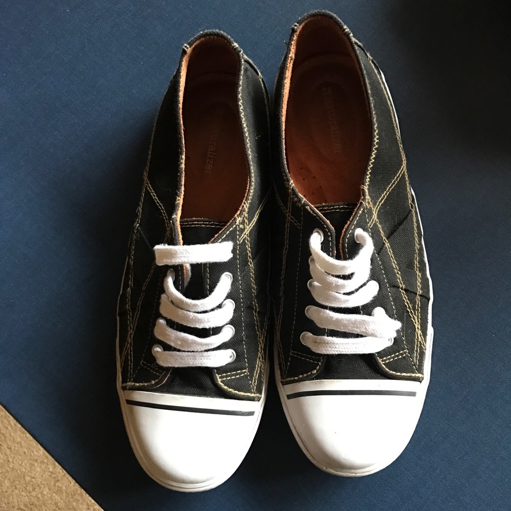 Black Naturalizers Size 11