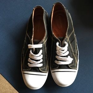 Black Naturalizers Size 11