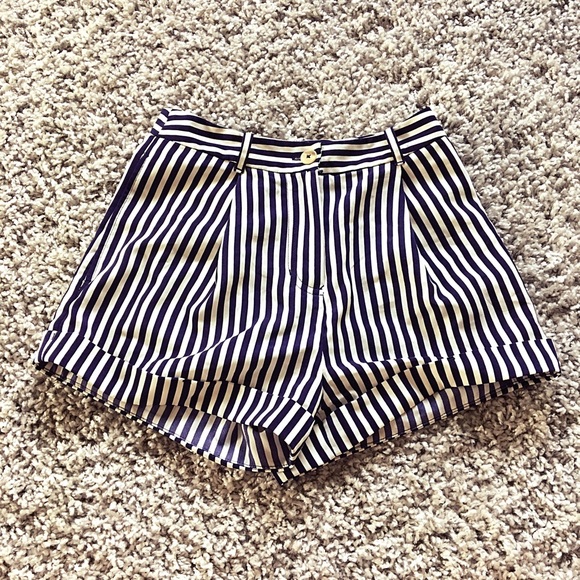 Striped High Waisted Shorts - Picture 1 of 4