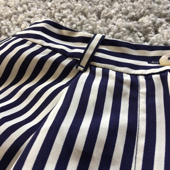 Striped High Waisted Shorts - Picture 2 of 4