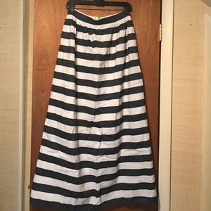 NEW Banana Republic Maxi Skirt Stripe Size 4