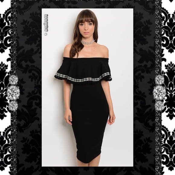 5⭐️RATED 2 LEFT🎉HP 🆕Off Shoulder Ruffle Body - Picture 2 of 3