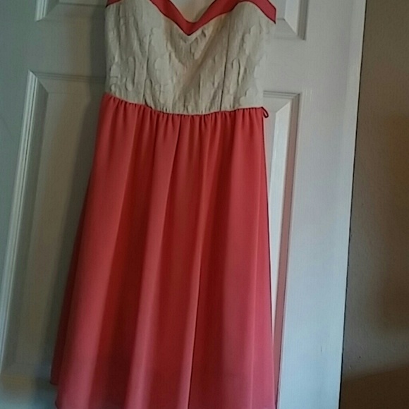 Dress - Picture 2 of 4