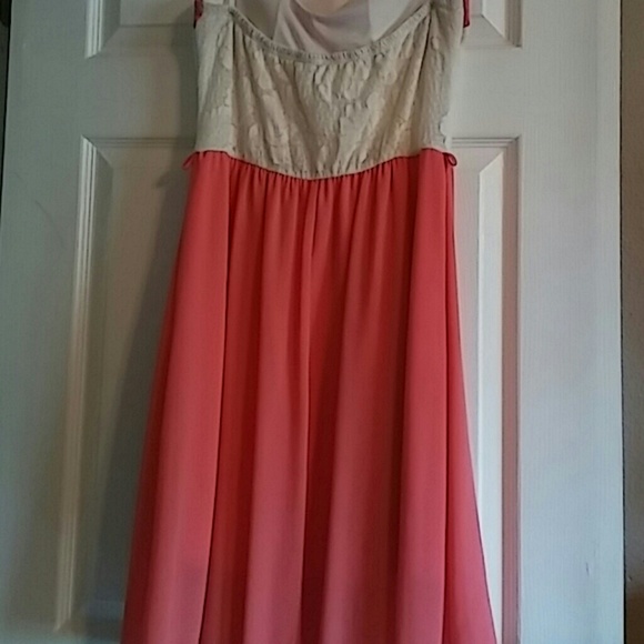 Dress - Picture 4 of 4