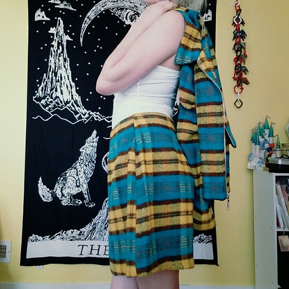 70's Plaid Skirt and Jacket Suit - Picture 5 of 8