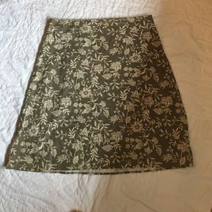 🎈$5 🎈Eddie Bower green skirt