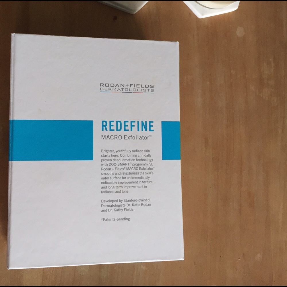RODAN AND FIELDS MACRO EXFOLIATOR ONLY USED ONCE