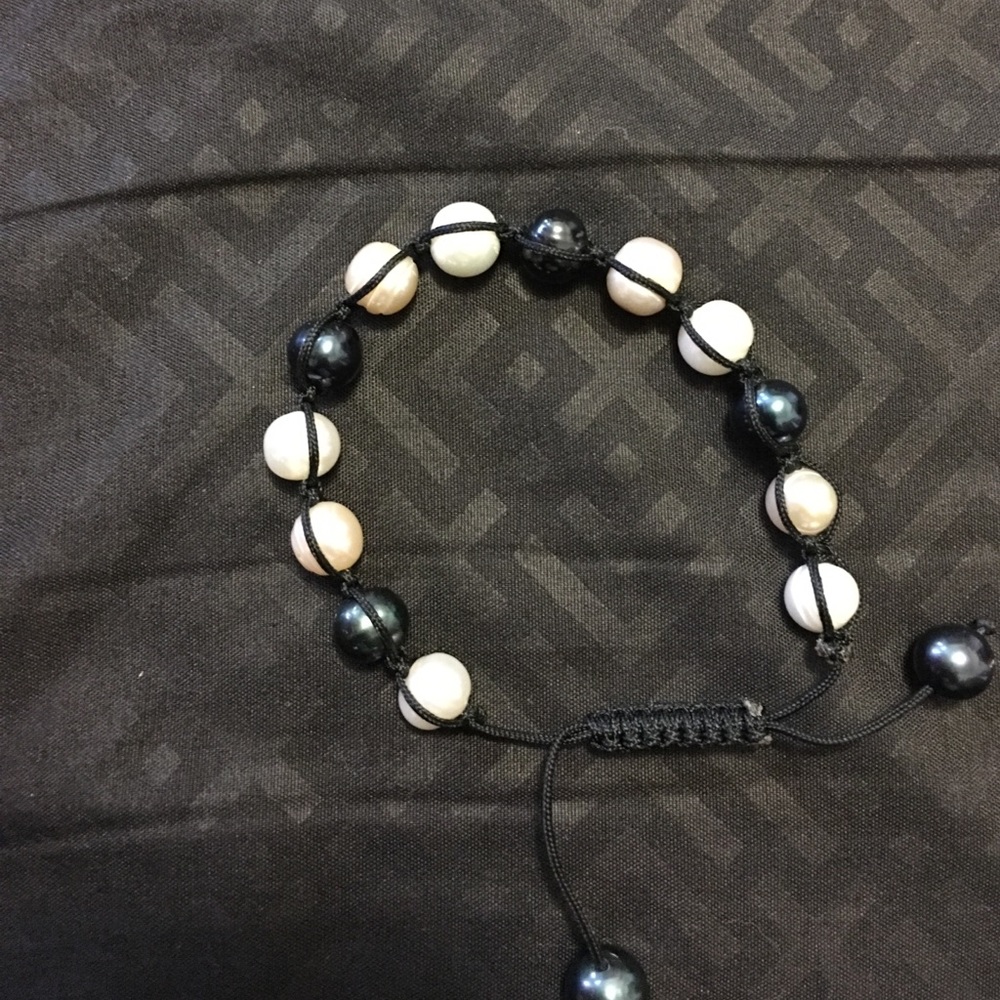 Adjustable fresh water pearl bracelet