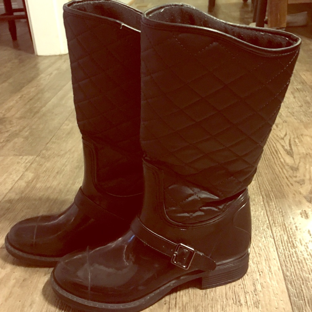 Black Rain boots - adorable!!!!