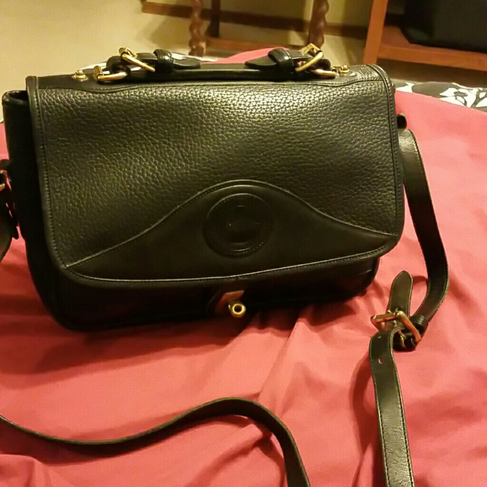 Dooney and Bourke Saddle bag purse/black