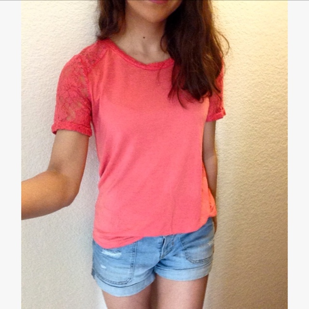 🎉 HP 4/2 🎉 APT 9 T-shirt