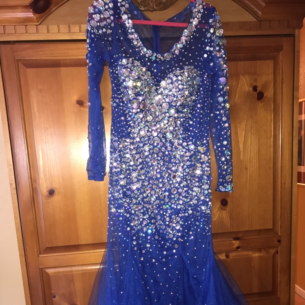 Gorgeous royal blue gown
