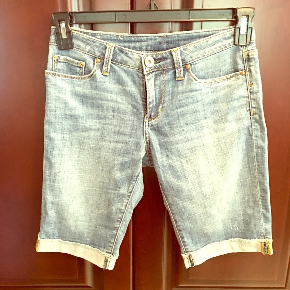 Banana Republic cuffed bermuda shorts