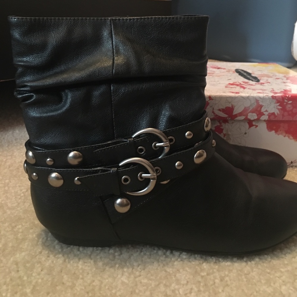 Black Chinese laundry booties