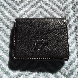 Dooney & Bourke wallet