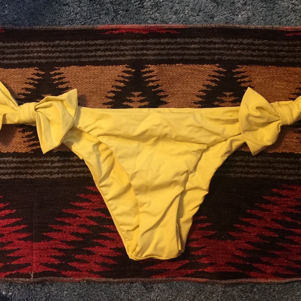 Lolli yellow side bow bikini bottom BNWT skimpy