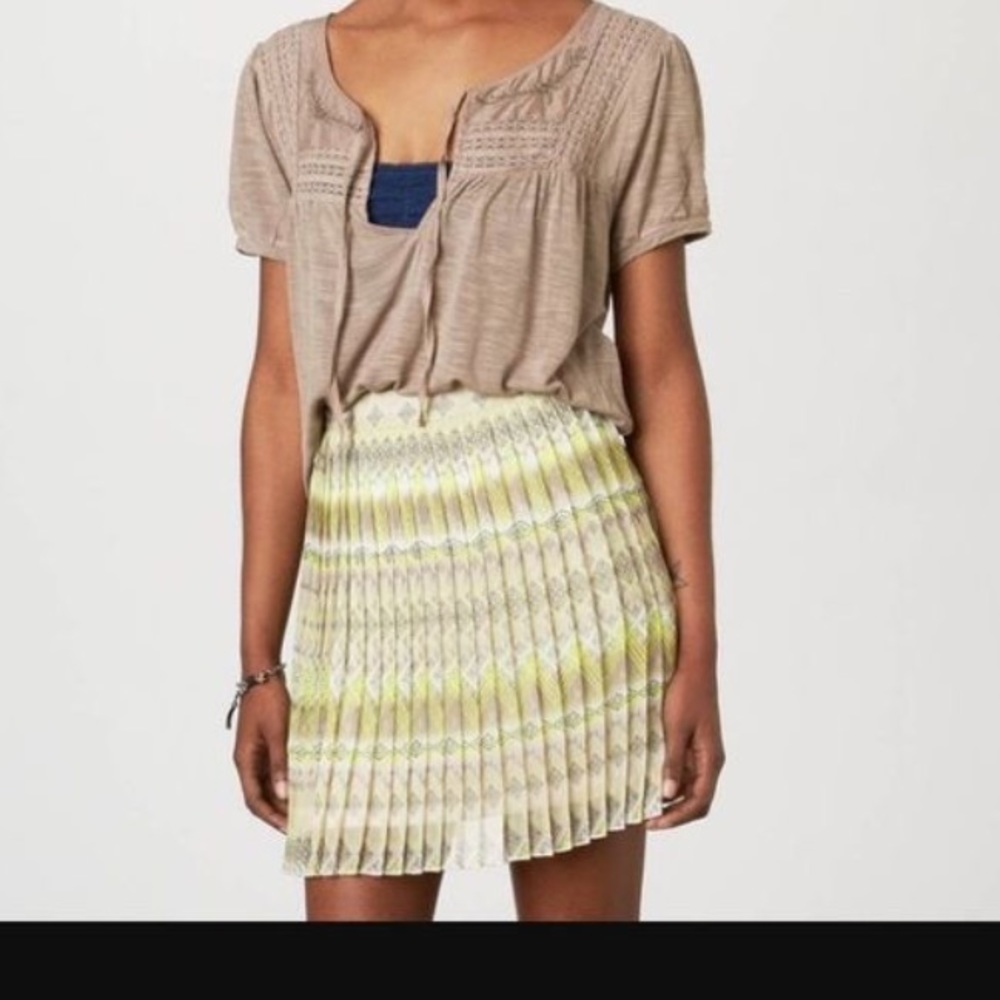 American Eagle pleated mini skirt