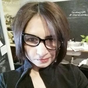 Meet your Posher, Gonul