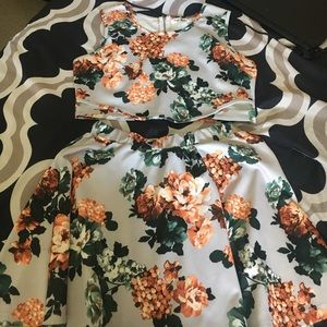 Floral 2 piece. Crop top and skirt