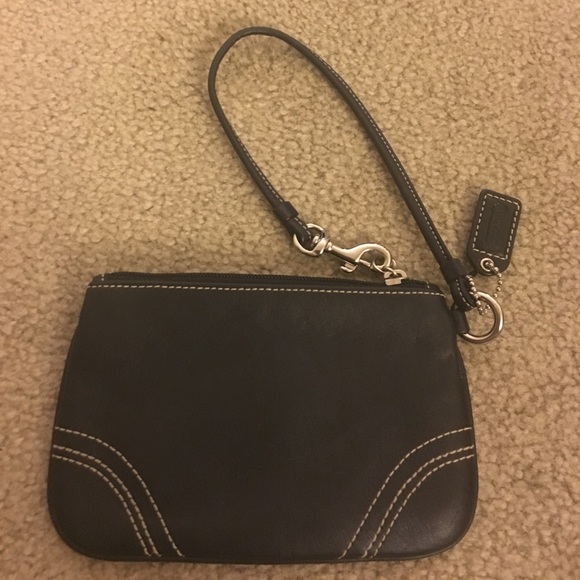 Black Leather Coach wristlet - Picture 2 of 2