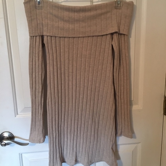 Off the shoulder knit bodycon dress 👗 - Picture 2 of 3