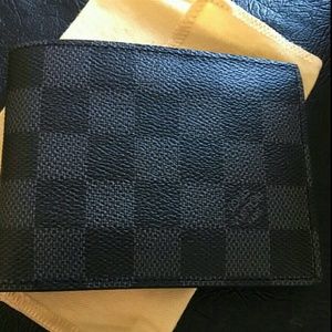 Louis vuittom black damier wallet