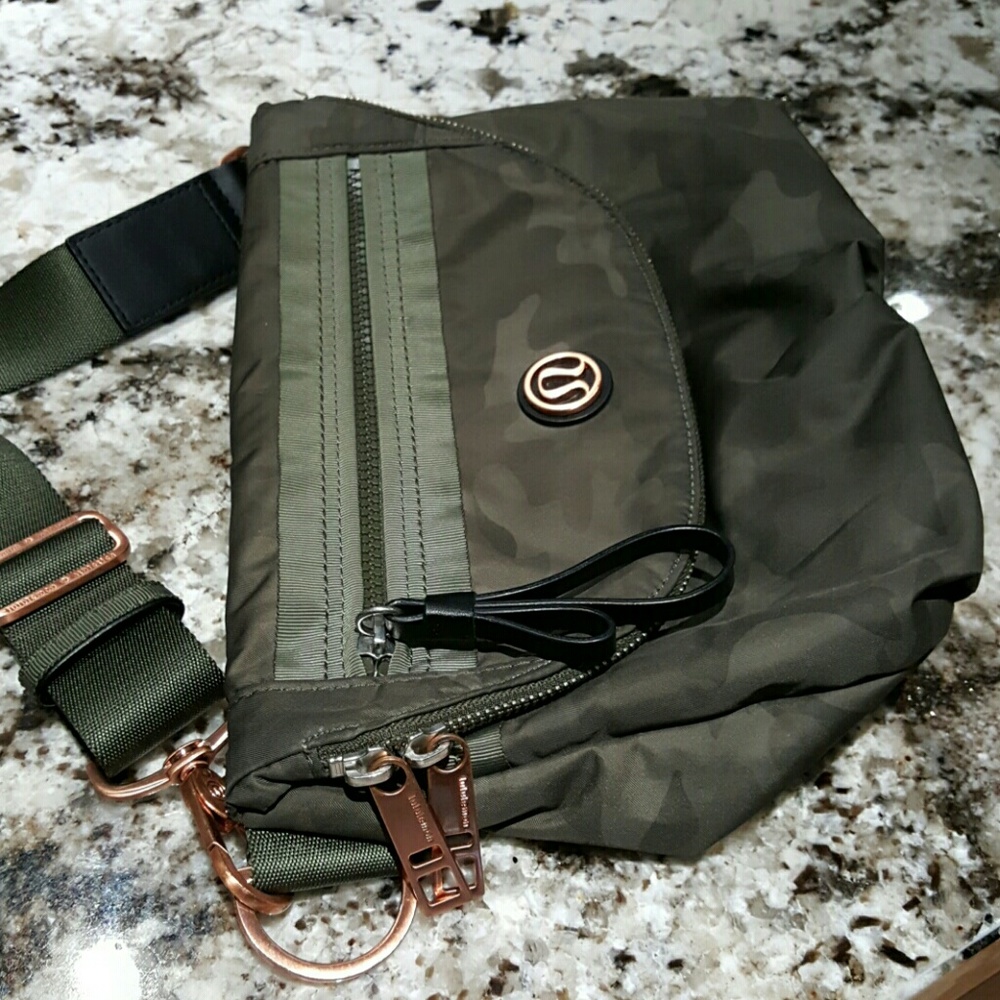Authentic Lululemon  crossbows bag