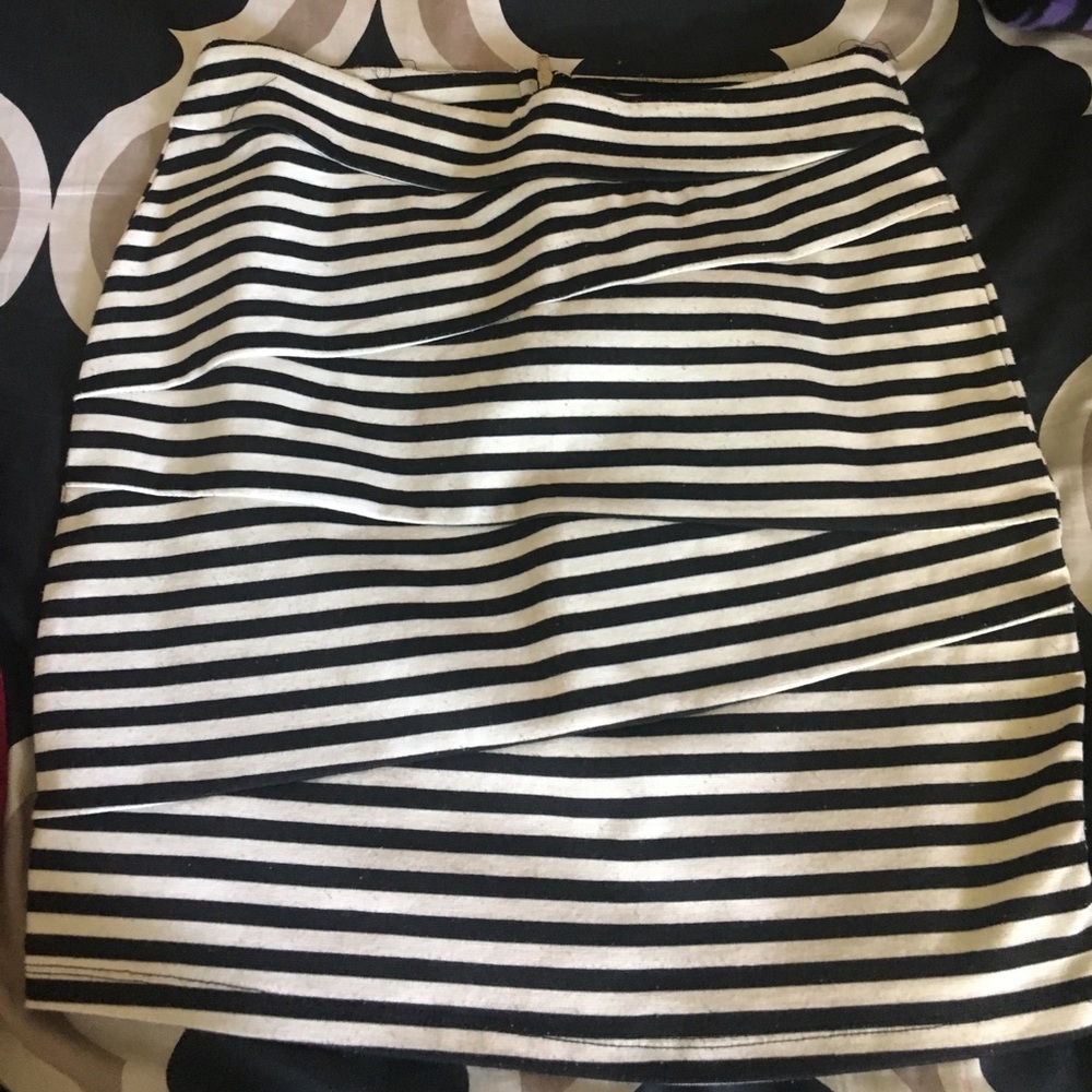 Striped pencil skirt