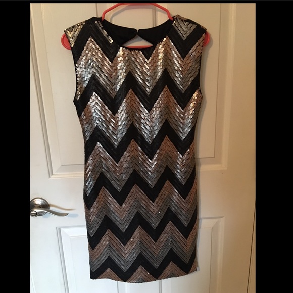 Sequined chevron cocktail dress 👗 - Picture 1 of 3