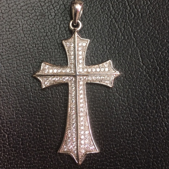 New Swarovski Crystal handset cross silver pendant - Picture 1 of 4