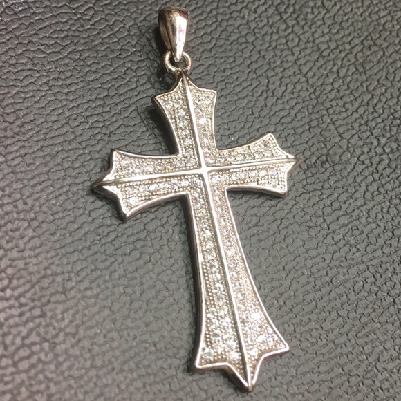 New Swarovski Crystal handset cross silver pendant - Picture 2 of 4