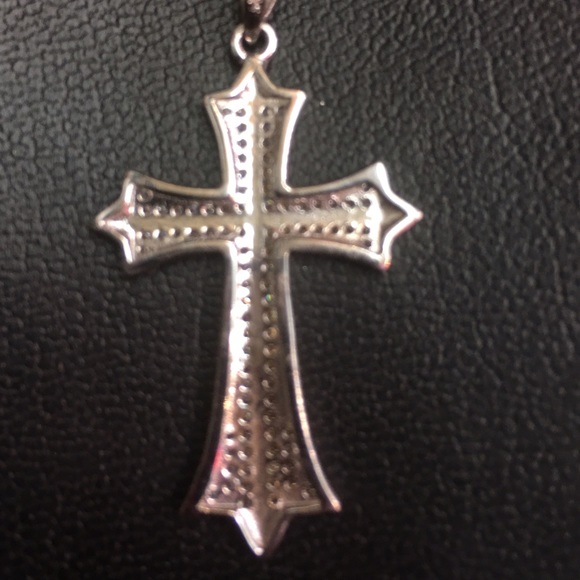 New Swarovski Crystal handset cross silver pendant - Picture 4 of 4